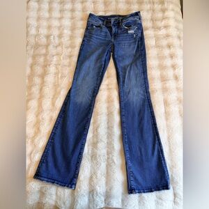 American Eagle Outfitters 4 Long Distressed Kick Boot Jeans